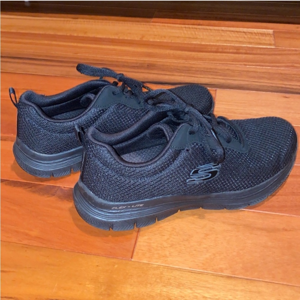 Sketchers Sneakers